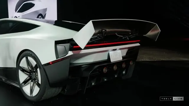 Tesla показала Roadster с соплами SpaceX: 0,81 с до 100 км/ч