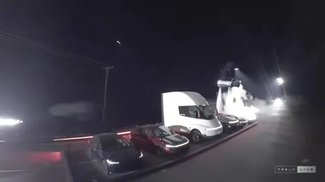 Tesla показала Roadster с соплами SpaceX: 0,81 с до 100 км/ч